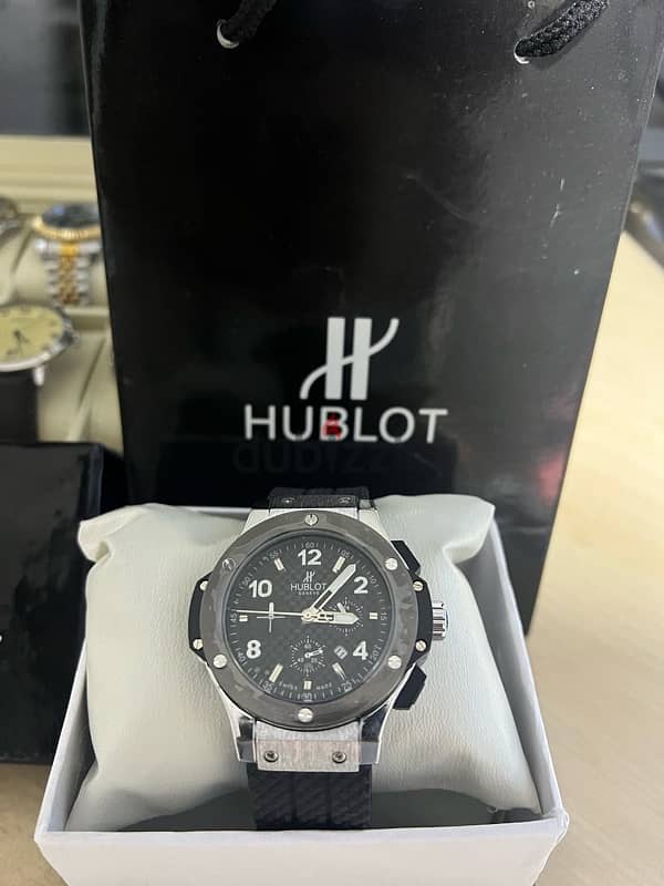 ساعة Hublot بالبوكس والشنطه متاح توصيل لأي مكان في مصر 1