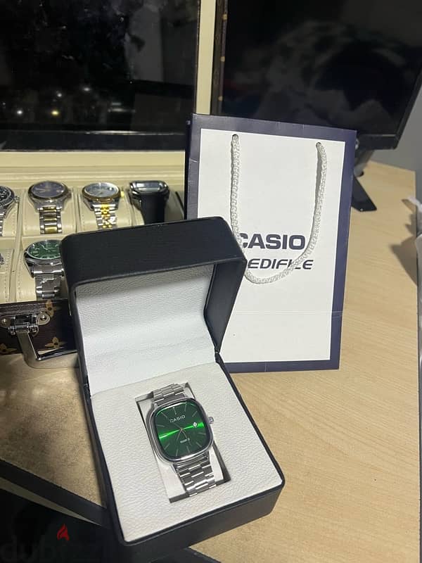 ساعه casio بالبوكس والشنطه هتوصلك اي مكان في مصر 0