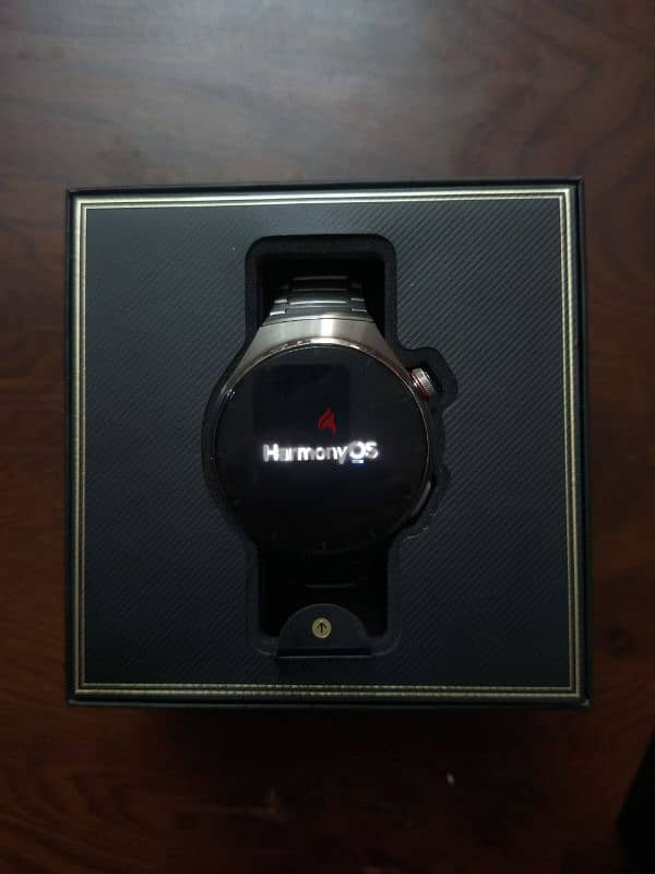 ساعة Huawei Watch 4 Pro Titanium 48MM للبيع – حالتها ممتازة + شاحنين 3