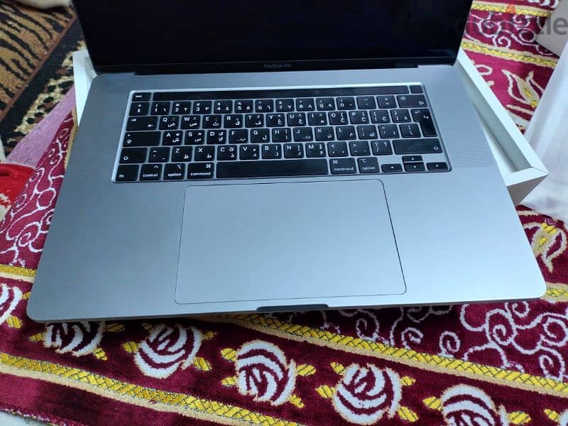 MacBook Pro 2019 16 inch Core i9 With All Accarouss 8