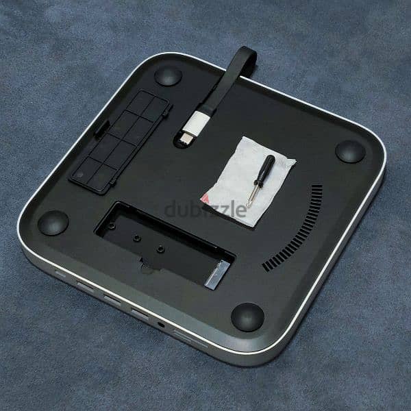 Mac mini M1 2020 + Satechi Stand Hub 12