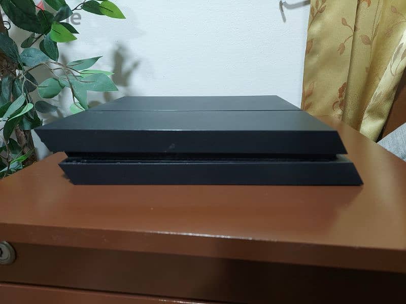 PS4 1TB Fat model 2016 3