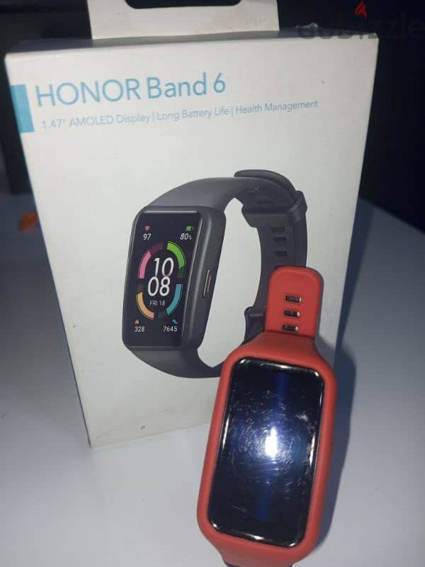 honor band 6 بحالة ممتازة 0