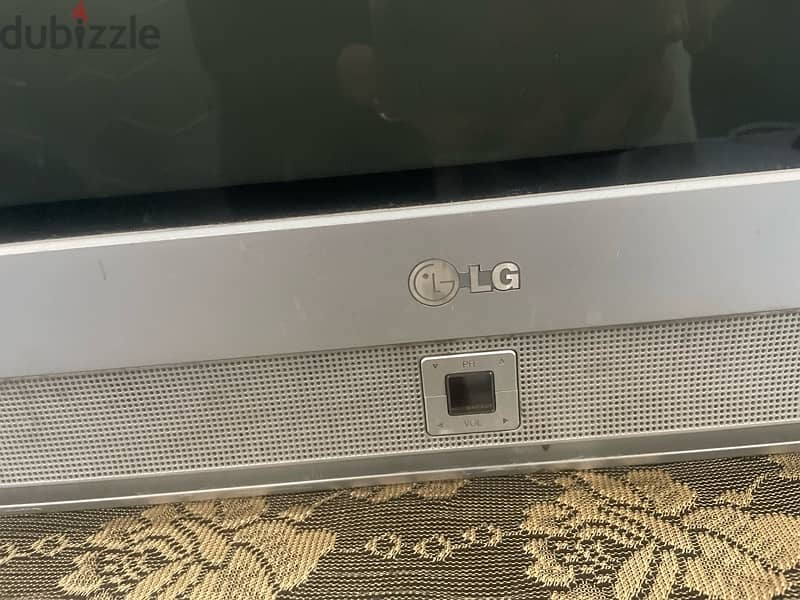 تلفزيون شارب ١٤بوصه وتلفزيون LG21 بوصه 5