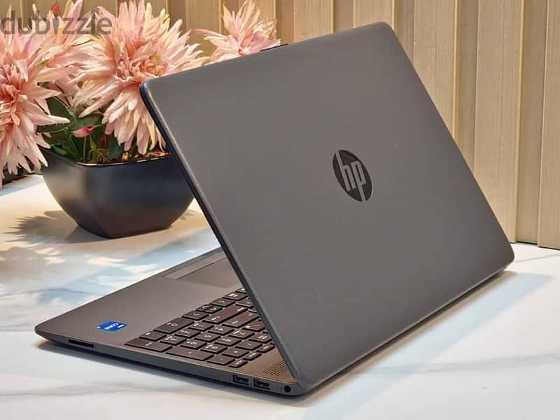 لسة جديد لاب توب HP الجيل العاشر لم يستعمل بكل حاجته 1