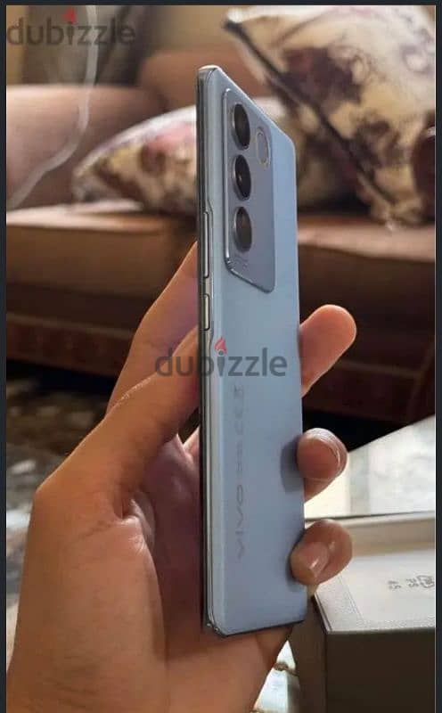 vivo v27 5g بحالة ممتازة جدا 2