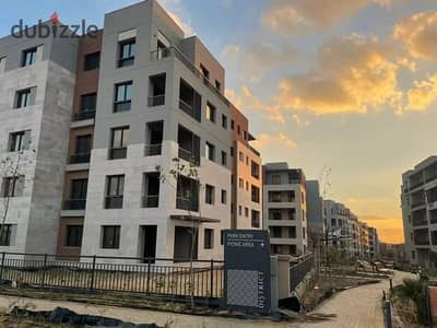 شقة 160 بجاردن 95م للبيع استلام فوري في ديستريكت 5 Apartment with garden ready to move in District 5