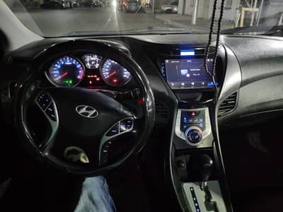 Hyundai Elantra 2012