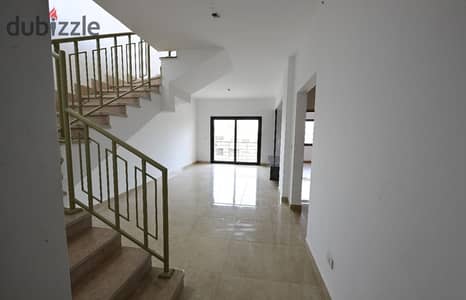 Penthouse with Kitchen and ACs for rent in  Fifth square Marasem new cairo