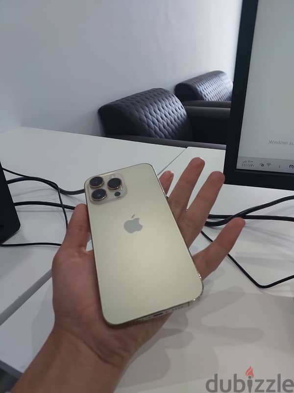 iPhone 14 Pro Max gold 256GB 4