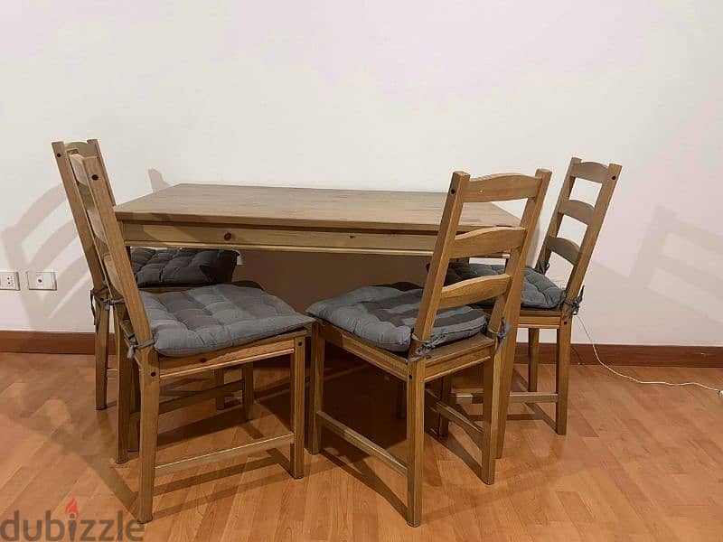 IKEA Dining table with chairs 0