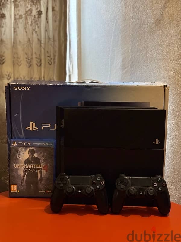 PS4 used like new + 2 controllers -بلايستيشن ٤ مستعمل للبيع 1