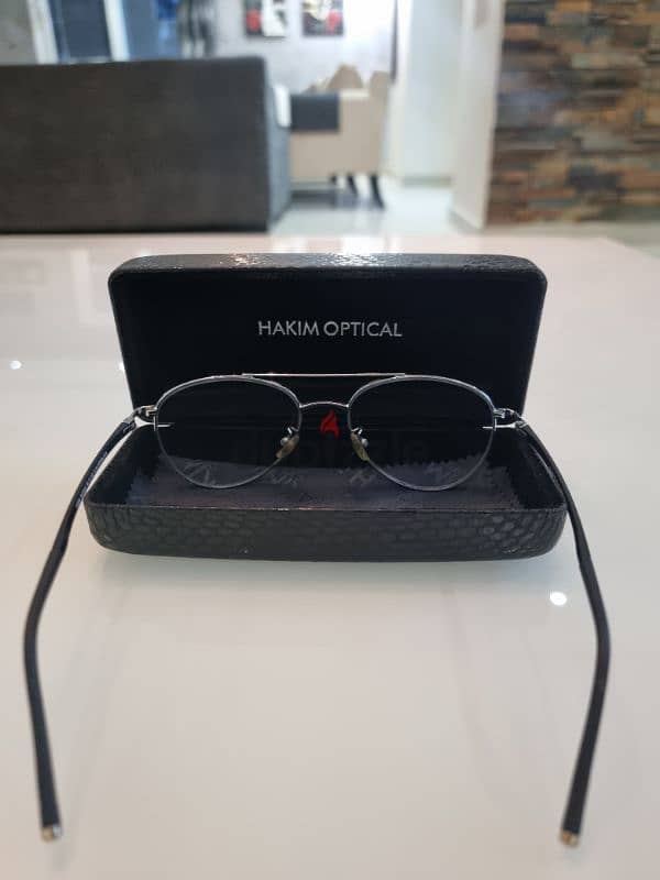 Hakim optical (pilot edition)  نظاره 1