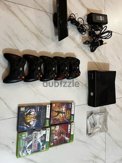 XBOX 360 + 5 controllers