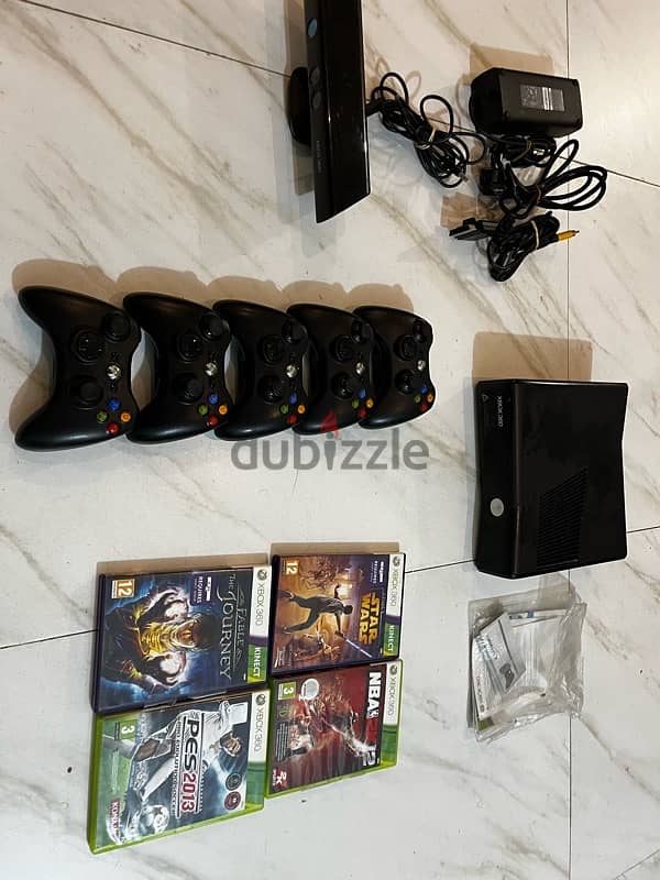 XBOX 360 + 5 controllers 0