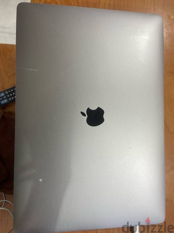 MacBook Pro 2018 15 inch 7