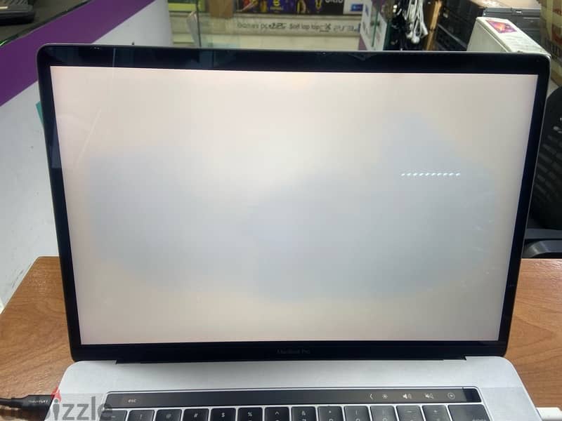 MacBook Pro 2018 15 inch 9