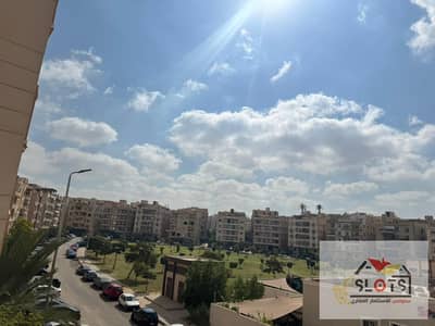 شقة240م فيوعلى اكبر جاردن بالنرجس عمارات خطوات لمسجد فاطمة الشربتلى