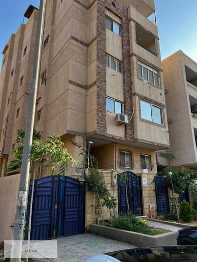 The cheapest price for an apartment in the Fifth Settlement - on Mohamed Naguib Axis - next to a Shell Out gas station and Horreya Selim Mosque - minu