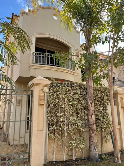 resale town house n patio 5 el shrouk prime location view pool under market price