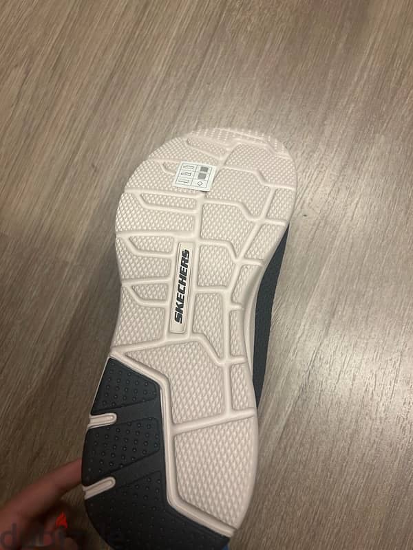 Skechers Memory Foam unisex size 41 2