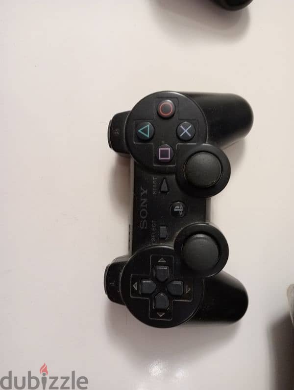 playstation 3 will 10 game and includes 3 SD games and 2 controller 2