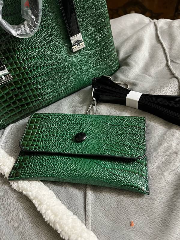 شنطة خضراء جلد تمساحwomen’s green crocodile bag 1