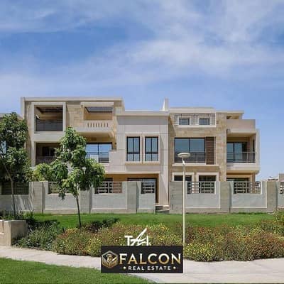 Villa for the price of an apartment with a sea view in front of Cairo Airport in Taj City Compound, New Cairo, with payment systems of up to 12 years.