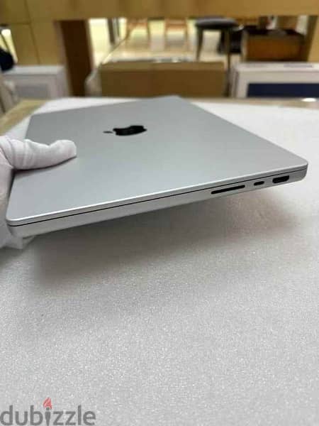 Macbook M1 Pro- 14 inch 4