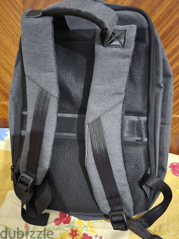 backpack with USB Outlet شنطه ظهر 2