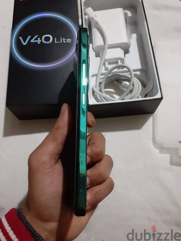 Vivo V40 Lite 2