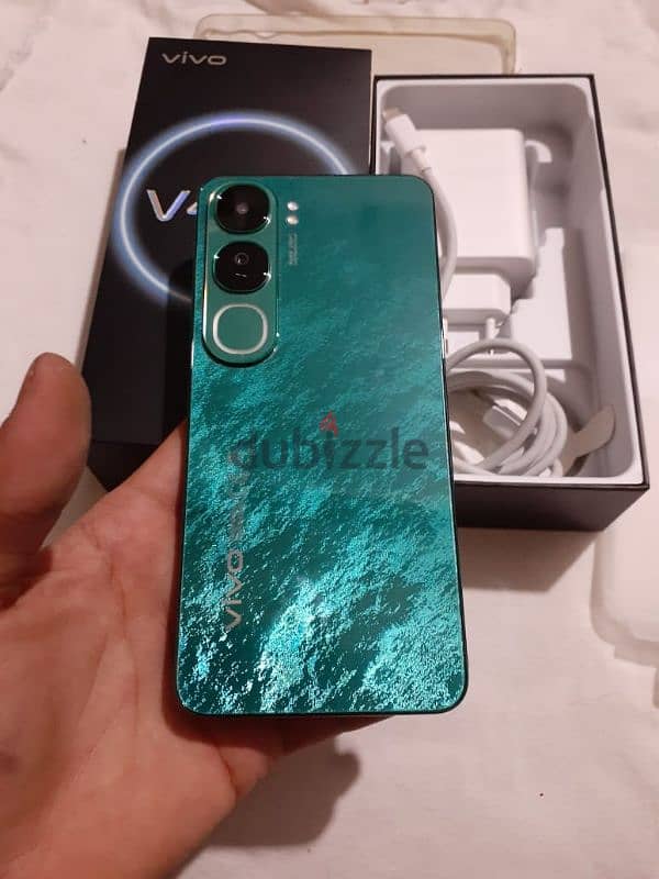 Vivo V40 Lite 4