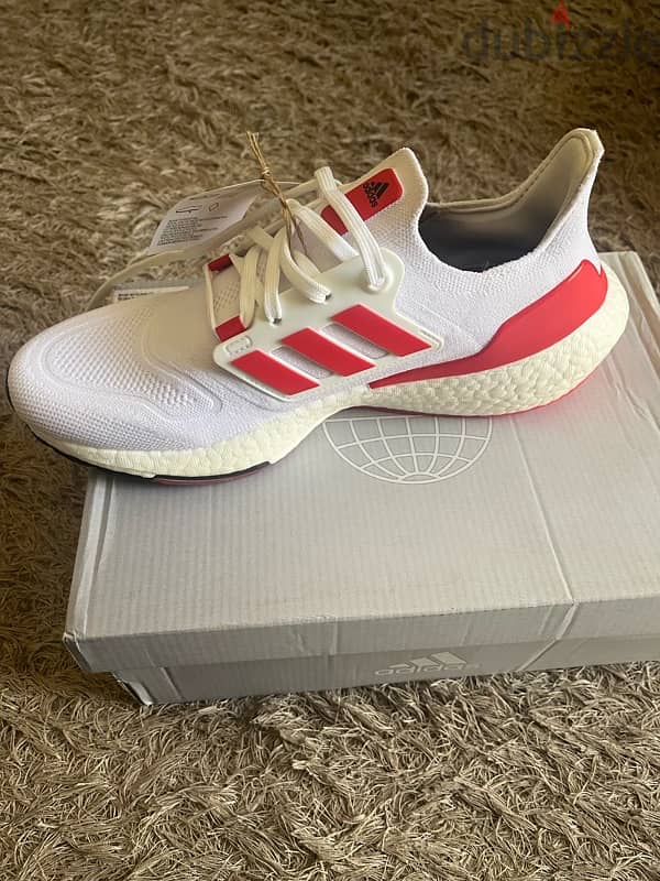 Adidas Ultraboost 22 size 43-2/3 EU 3