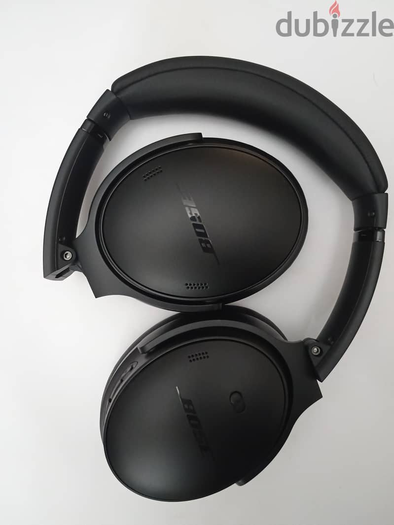 Bose QuietComfort SC Noise Cancelling Headphones 0