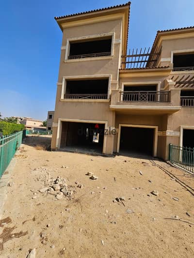 Town house corner 450m in katameya dunes