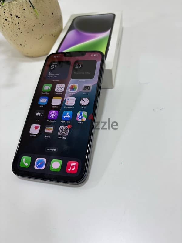 iPhone 14, Midnight color, 256GB 2