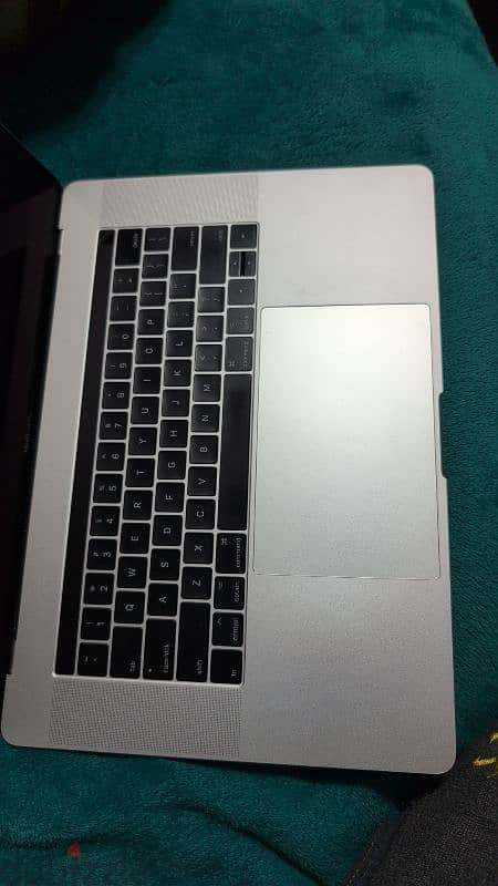 MacBook pro 2016 A1707 2