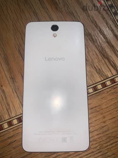 هاتف lenovo vibe s1 lite  يحتاج الي بطارية فقط ويوجد معه الكرتونه