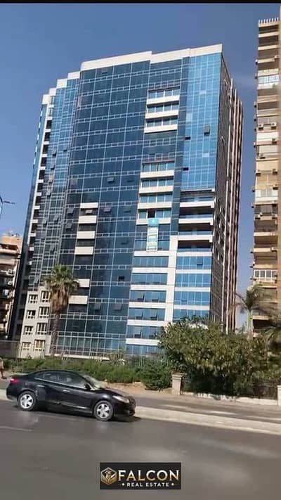 Apartment for sale in front of the Nile Corniche in Maadi, luxurious hotel finishing