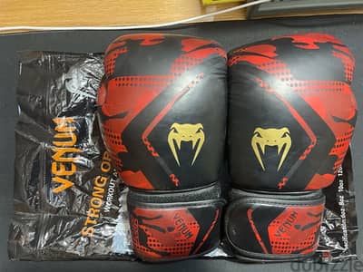 Venom Gloves