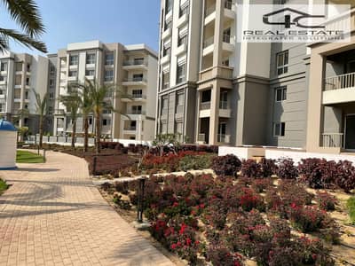 apartment  for sale with down payment 530,000 in Hyde Park new cairo  installment over 11 years  view landscape in the best location in 5th statement