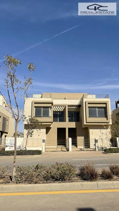 Villa  Standalone  for sale 294m  palm  hills new cairo  with  installment  at bargain  price in the best location in  5th statement