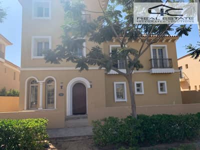 Villa Townhouse  Classic for sale 215 M  in compound Hyde Park new cairo, installment under market price prime location on landscape