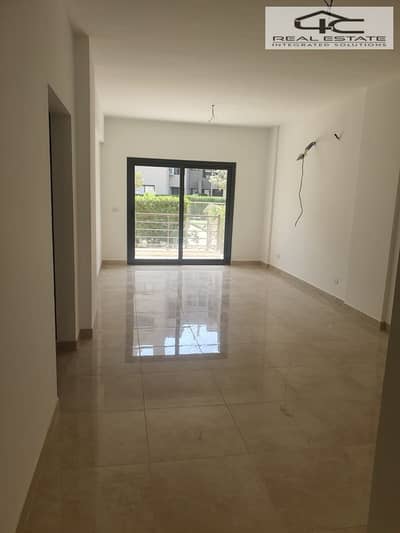 Apartment 182 m with garden 3 bedrooms fully finished in prime view for sale with down payment and installments in Fifth Square