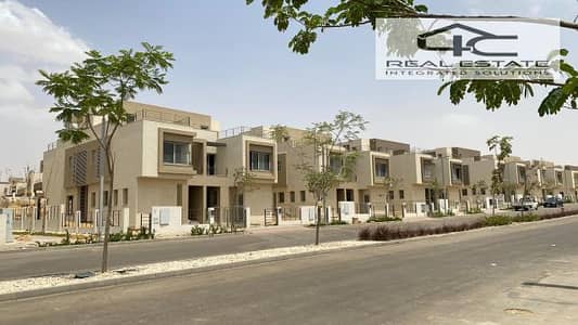 Ready to move villa twin house 384 m 3 bedroom for sale with prime location in palm hills compound new cairo with lowest price in market