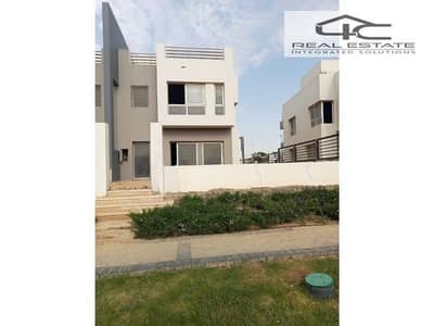 Twin villa, a bargain in Hyde Park, Fifth Settlement, 236 m, land area 300 m, in installments