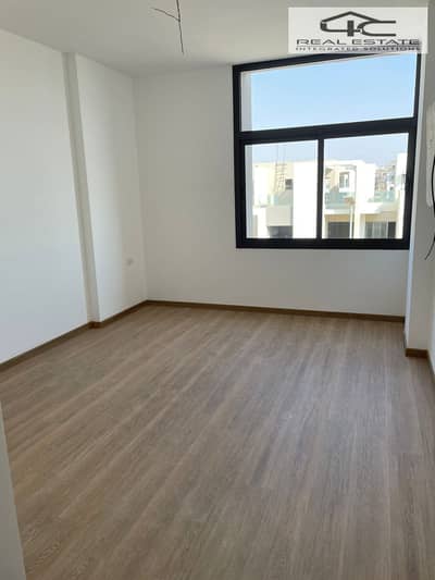 Apartment 130 m 2 bedroom fully finished with Ac. s with  prime view for sale with down payment and instalment in fifth square compound new cairo