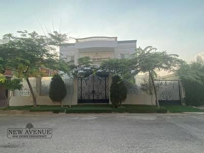 standalone villa fully finished and furnished ready to move with ACS in elnakheel compound in el sherouk city