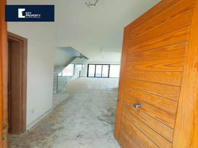 Twinhouse 373 sqm, finished and Ready to move, price reduced for quick sale in Al Burouj Compound