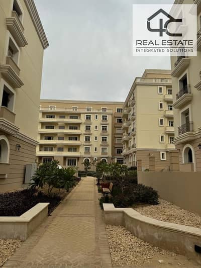 Middle townhouse villa for sale in Hyde Park Fifth Settlement 208m 4 rooms with the lowest down payment and the longest repayment period in the market